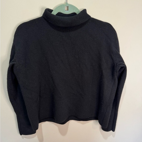 Everlane Cashmere Boxy Cropped Turtleneck Sz S - Picture 1 of 6